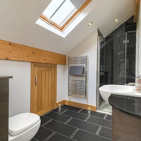 District Luxury Hideaway - Lambhowe *