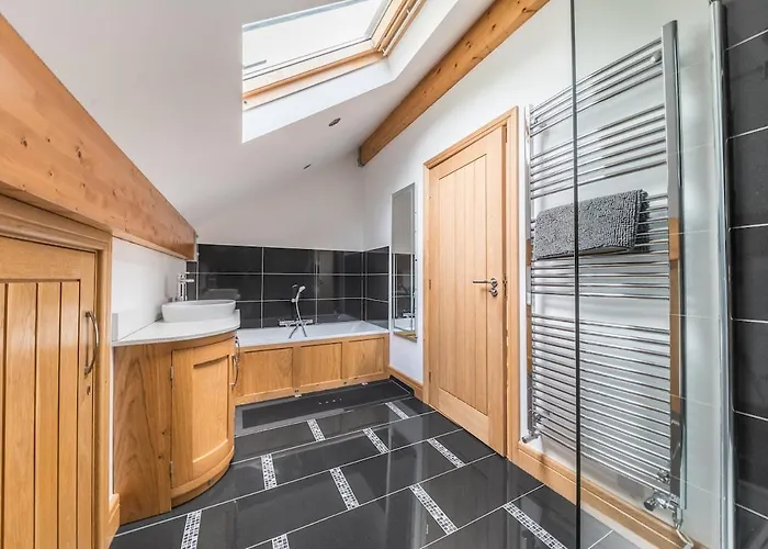 District Luxury Hideaway - Lambhowe Casa de Férias *